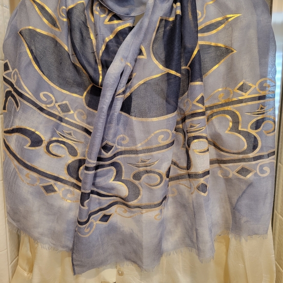 NWT Women's Long Wrap Scarf - Picture 4 of 7